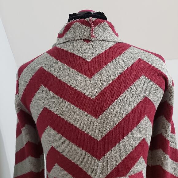 Red and Gray Chevron Open Knit Cardigan - Picture 7 of 11